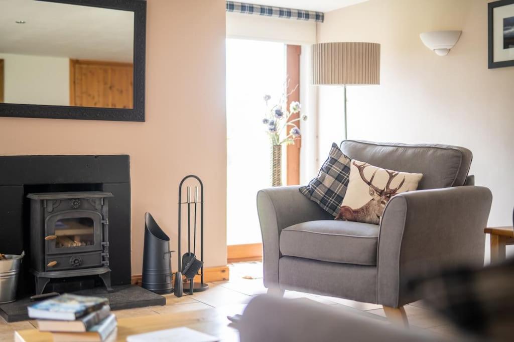 Cosy & Rustic Retreat - Woodland Cottage. Nairn Esterno foto