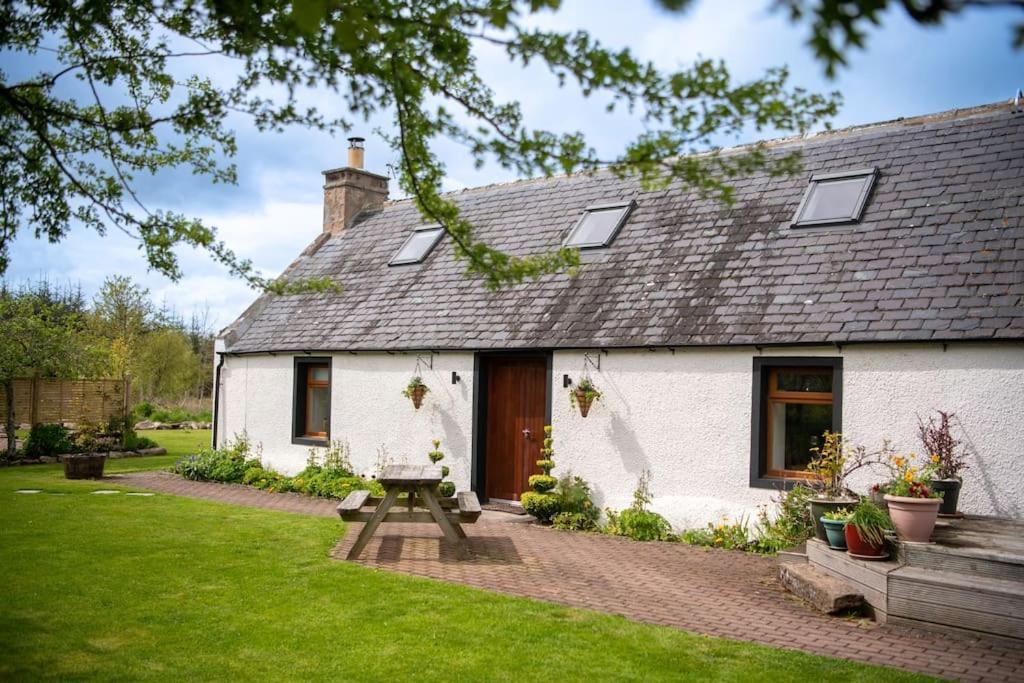 Cosy & Rustic Retreat - Woodland Cottage. Nairn Esterno foto