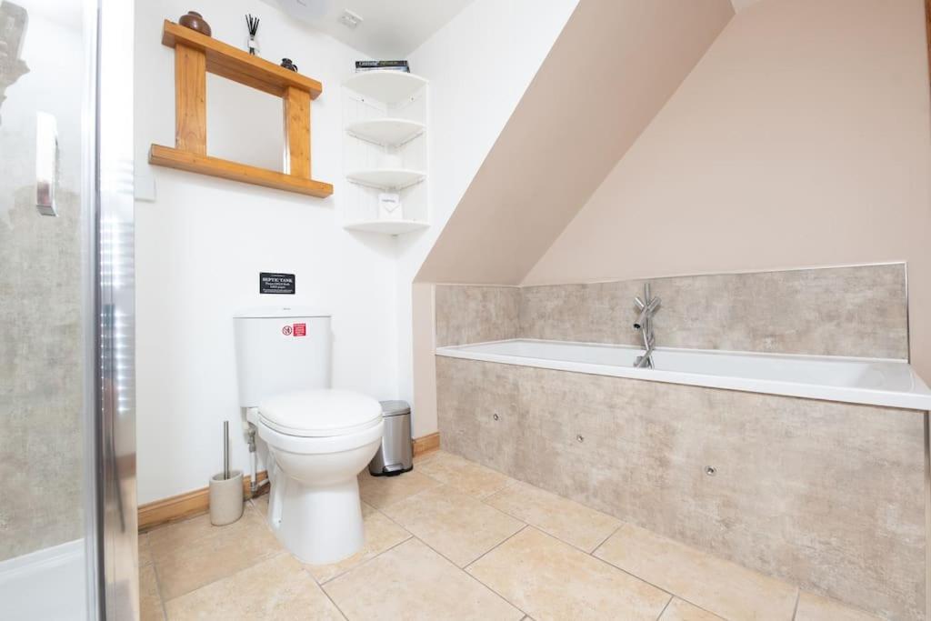 Cosy & Rustic Retreat - Woodland Cottage. Nairn Esterno foto