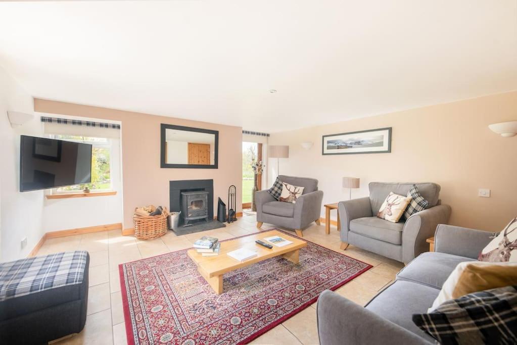 Cosy & Rustic Retreat - Woodland Cottage. Nairn Esterno foto