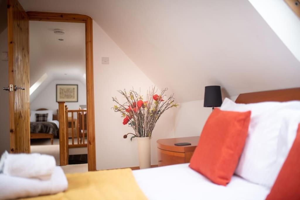 Cosy & Rustic Retreat - Woodland Cottage. Nairn Esterno foto